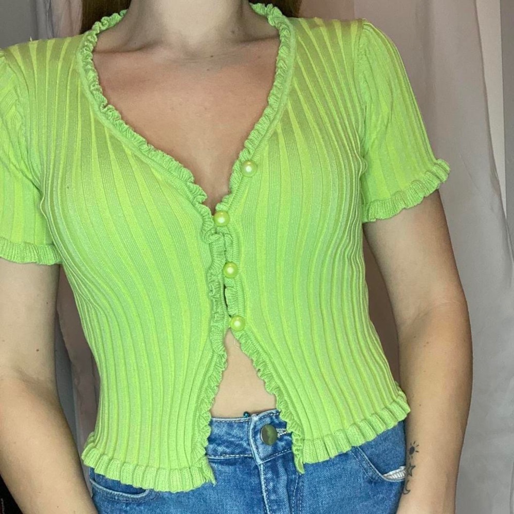 Green cropped tee size s